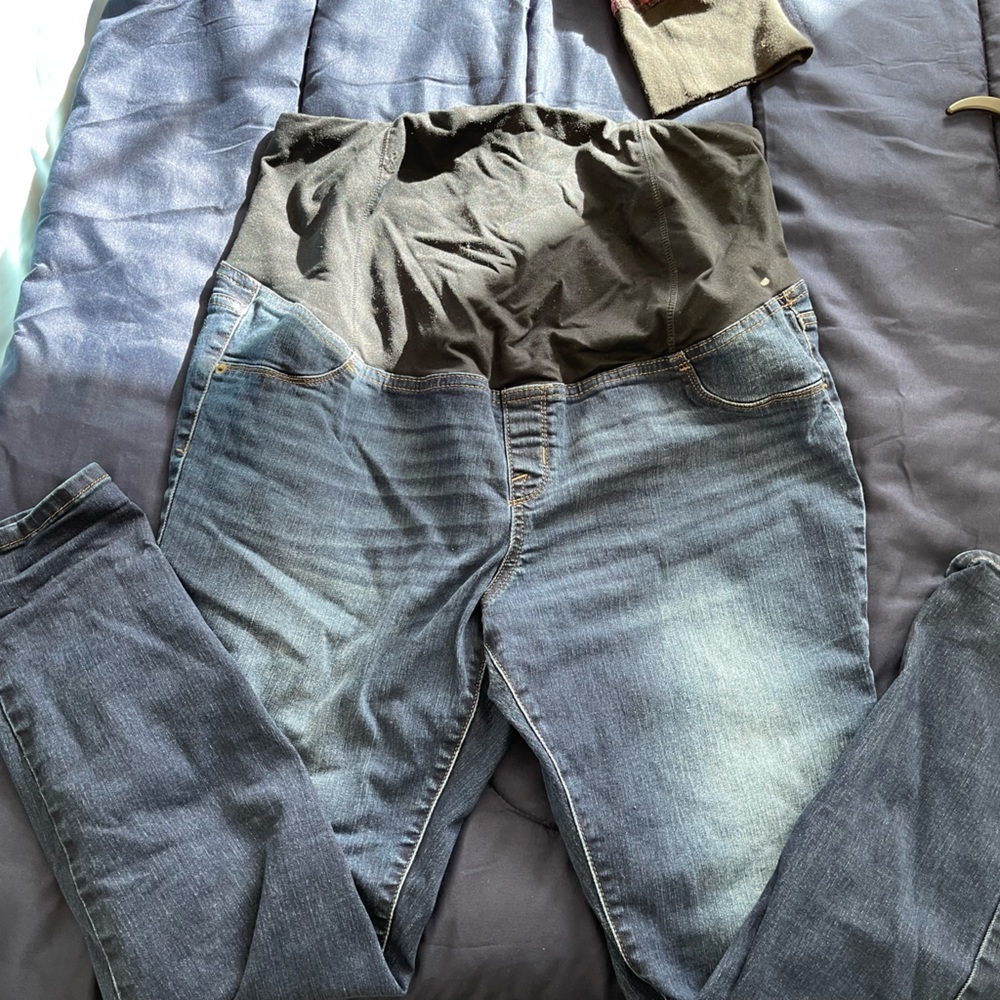 MATERNITY skinny jeans